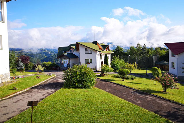 Cazare în Moeciu - Complex 3 vile: În Deal La Lupi